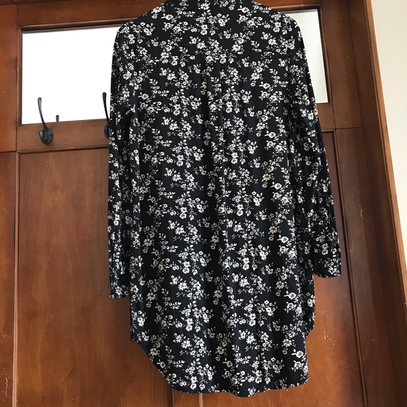 Forever 21 button down shirt/ tunic - Picture 2 of 5